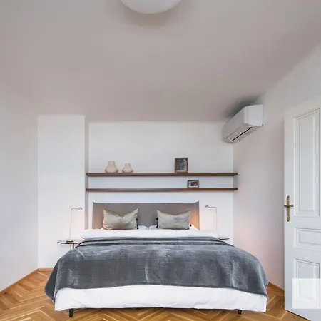 شقة My Second Home Prague - Nekazanka 17, 604 *